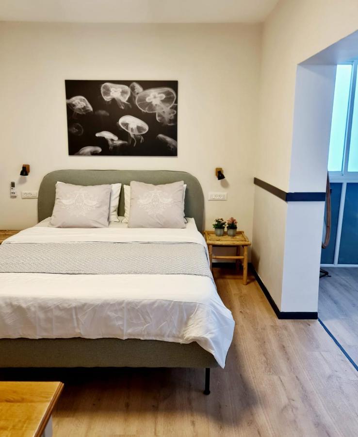 Royal Park- Magical Garden Apartment Eilat Esterno foto