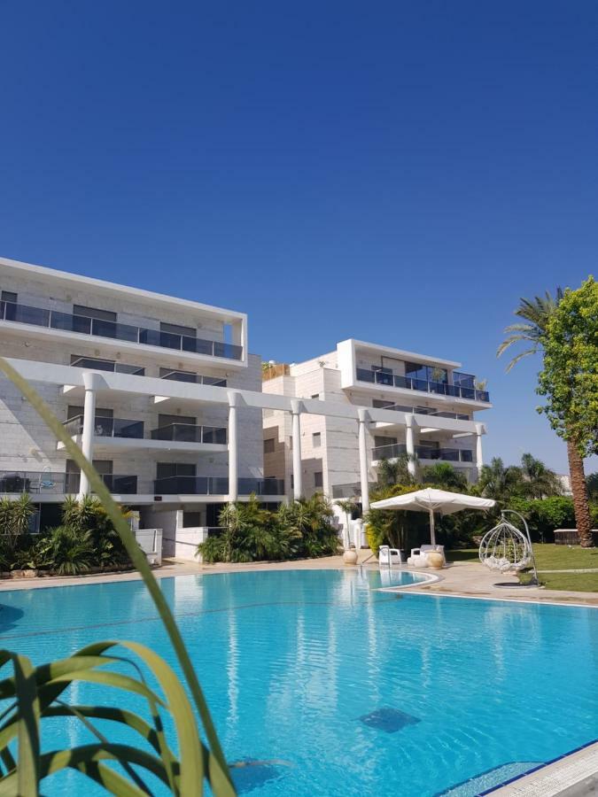 Royal Park- Magical Garden Apartment Eilat Esterno foto